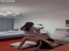 缈缈重度足控SM：狂野踢头踢全身+圣水喷射