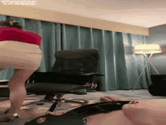 筱月肉丝诱惑舔脚调教，强制饮圣水SM重口