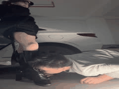 地下车库隐藏调教：长靴S女王重度奴役司机奴隶