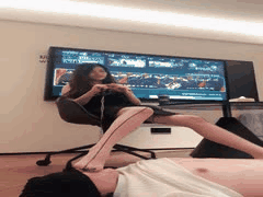 琪琪SAMA高跟肉丝美腿女王 拴狗链调教舔足PLAY
