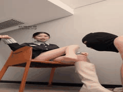 UU长靴女王虐乳踩踏骑马调教 香水控制重味玩法