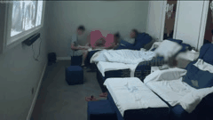 绿帽博主番尼君当面男友被单男深喉狂吸猛插_淫妻群P高潮喷水欲仙欲死