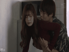 傻逼男友眼睁睁看极品女友被猛男捷足先登狠操到高潮喷水_中文字幕ADN314