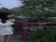 彤彤乖_极品人妻户外自慰露出_刺激人前大胆玩火