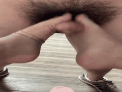 媳妇丝袜足交诱惑_撕开肉丝裸足夹射高潮32V合集