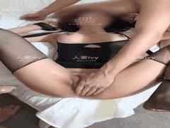 人妻Ivy老公默许外食，却被小宽宽呼朋引伴多人轮番欺负！10月25日最新黑丝狂欢