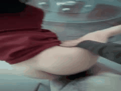 美臀人妻短裙无内诱惑：单男猛插抽插特写，丈夫旁观拍摄淫水狂喷精品版