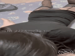 淫荡人妻在家偷情，老公电话响起竟一边做爱一边喘息接听