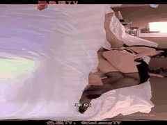 绿帽门外狂欢：老婆被单男疯狂抽插高潮，丈夫守候接力再战