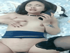 淫荡熟女出轨约炮！边跟情人激战边和老公通话，淫话满天飞