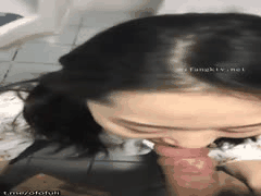 白皙熟女人妻狂爱肉棒！户外口交饥渴表情老公性爱视频全曝光