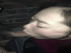 饥渴白皙熟女人妻爱吃肉棒！户外口交老公性爱流出，骚表情让人欲罢不能