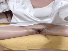 抖音十月极品少妇：丝袜无内美甲手抚摸私密，翘臀包臀裙后入诱惑拉满