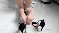 抖音猫女丝袜玉足诱惑_白龙制服长腿撩人_足控福利满分