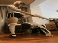 甜甜体操服白丝裸足调教_过膝袜诱惑直播套路让你血脉喷张欲罢不能