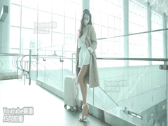 寒冬短裙大胆秀_身材火辣妹子条件逆天