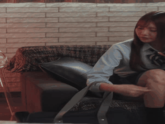 制服美少女出租小穴援交_大叔欲望被女孩冷漠拒绝的尴尬瞬间