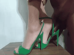 丝袜高跟足交极致玩法_鸡巴直插肉丝脚心_刺激爆棚