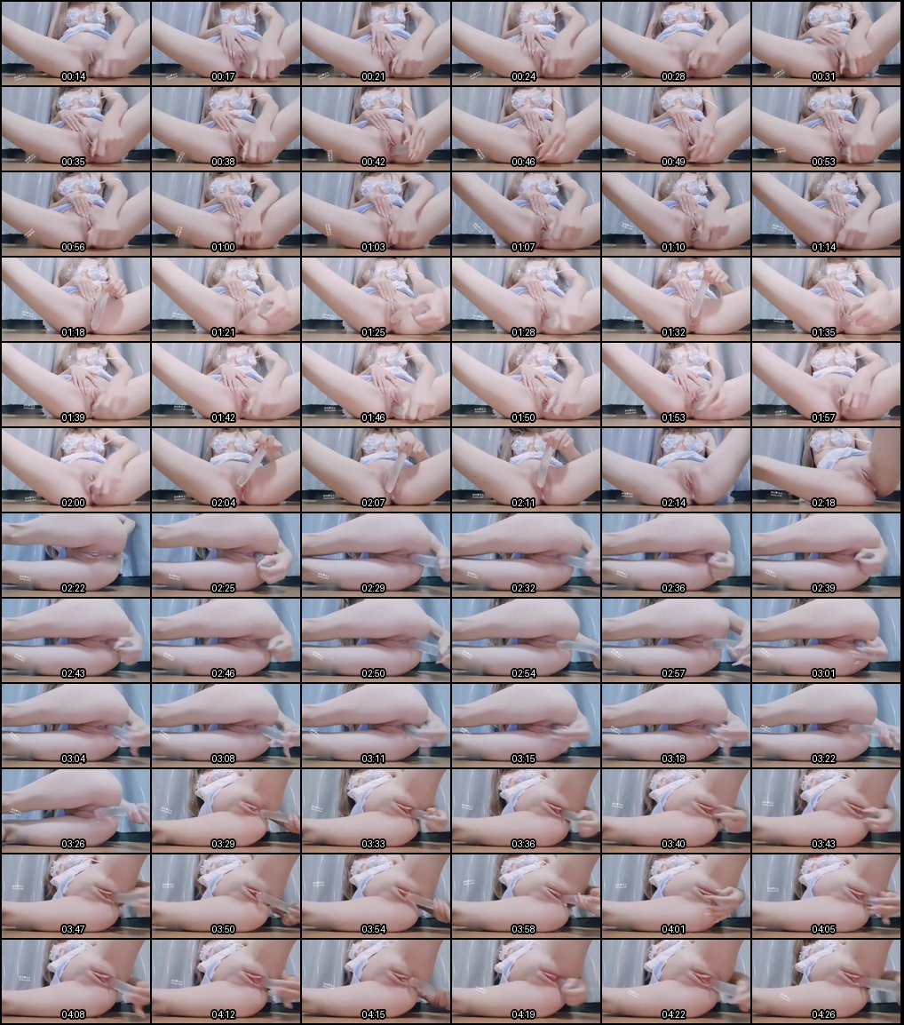 YI小离与HoneMew JK制服蓝碎花裙诱惑秀