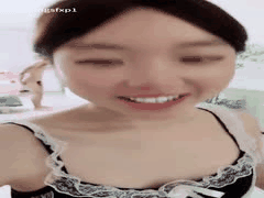 初夏柚子深喉榨精狂野秀：口水拉丝一口到底，滴蜡乳头颤栗颜射满脸