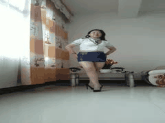 熟女狂野诱惑：高跟肉丝包臀裙扭腰热舞，直戳肥臀控性癖！