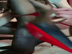 神秘美女黑丝高跟腿臀诱惑，身材颜值媲美明星血脉喷张！