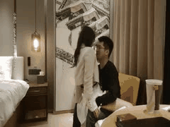 高素质外围西装妹的慢热诱惑：内衣口交与激烈破套激战