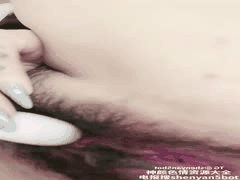 水手服爆乳女主播自慰诱惑：一手揉捏美乳挑逗乳头渐胀大