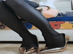 郝主管熟女阿姨黑丝制服诱惑：掰开粉嫩小穴饥渴等待肉棒入侵