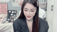 20岁绝美女神下海反差爆表_嘴叼内裤狂野自慰喷水高潮_Neyllar美艳身躯爽到颤抖