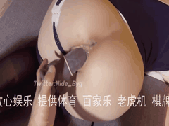 18岁学生萝莉变身骚母狗_扳开粉嫩小穴狂求大屌群P猛插_潮吹高潮喷个不停