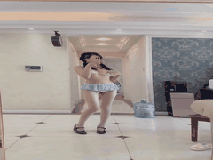 东南亚灰产博彩社区的反差婊母狗精品_极致诱惑让人血脉喷张欲罢不能