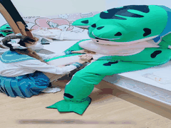 反差网红美少女穿百褶裙学生装被痞帅猛男狂插_粉嫩紧穴忍不住哭喊高潮浪叫