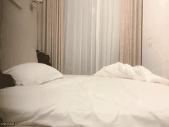 清纯反差婊彻底放荡_舔脚舔逼水喷不停_主动吞大鸡巴狂喊爸爸干死我_比男友粗一倍太爽了