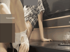 清纯学生妹反差婊本色暴露_课堂乖乖女私下浪到骨子里_诱人身材让你血脉喷张