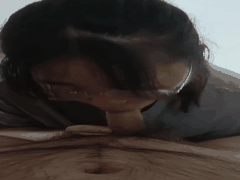 清纯眼镜萝莉学生妹的反差婊本性_一口吞鸡巴_骚浪欲罢不能