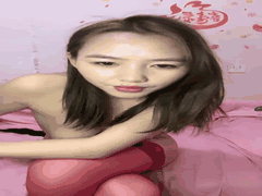 邻家女孩的反差狂野_抖胸摇臀道具自慰_神视角高潮喷水欲仙欲死