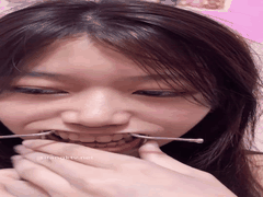 乖巧萝莉的反差秘密_欢欢露出自拍自慰合集3