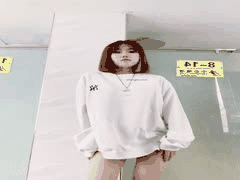 露脸反差婊希希宿舍求调教，小母狗饥渴诱惑