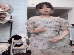 露脸反差婊希希宿舍求调教：小母狗饥渴诱惑