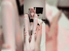 月野兔崽子推特金主调教：白嫩小脚足交口爆啪啪，极品长腿COS反差诱惑