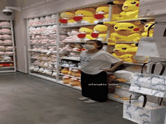 反差婊爱吃菠萝户外公厕商场公园露出捆绑激情做爱_2