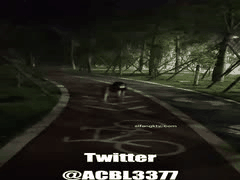 反差婊爱吃菠萝户外露出：公厕商场公园捆绑激情做爱_2