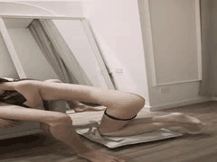 上海戏剧学院大四校花冉冉学姐：人前清纯人后浪荡，大长腿车模身材超诱惑