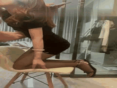 土豪约炮调教反差母狗！空姐黑丝高跟制服诱惑大秀