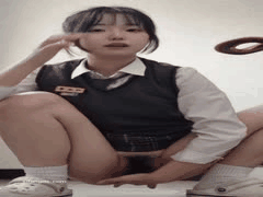 婚纱反差婊：高冷女神棒球帽纹身口交，私密短片揭荡妇真面目