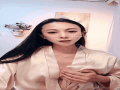 长发御姐豆奶泡泡花反差自慰：女人味十足身材炸裂又骚又浪