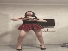 小西西极品高颜值反差婊：抖音知名裸舞嫩妹露脸升级合集