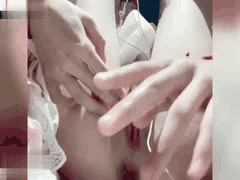 极品白虎萝莉户外露出厕所玩蝴蝶逼，反差婊玉足自慰全记录