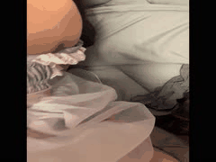 双马尾萝莉福利姬后庭开发！水晶棒插入双穴，反差母狗呻吟狂野